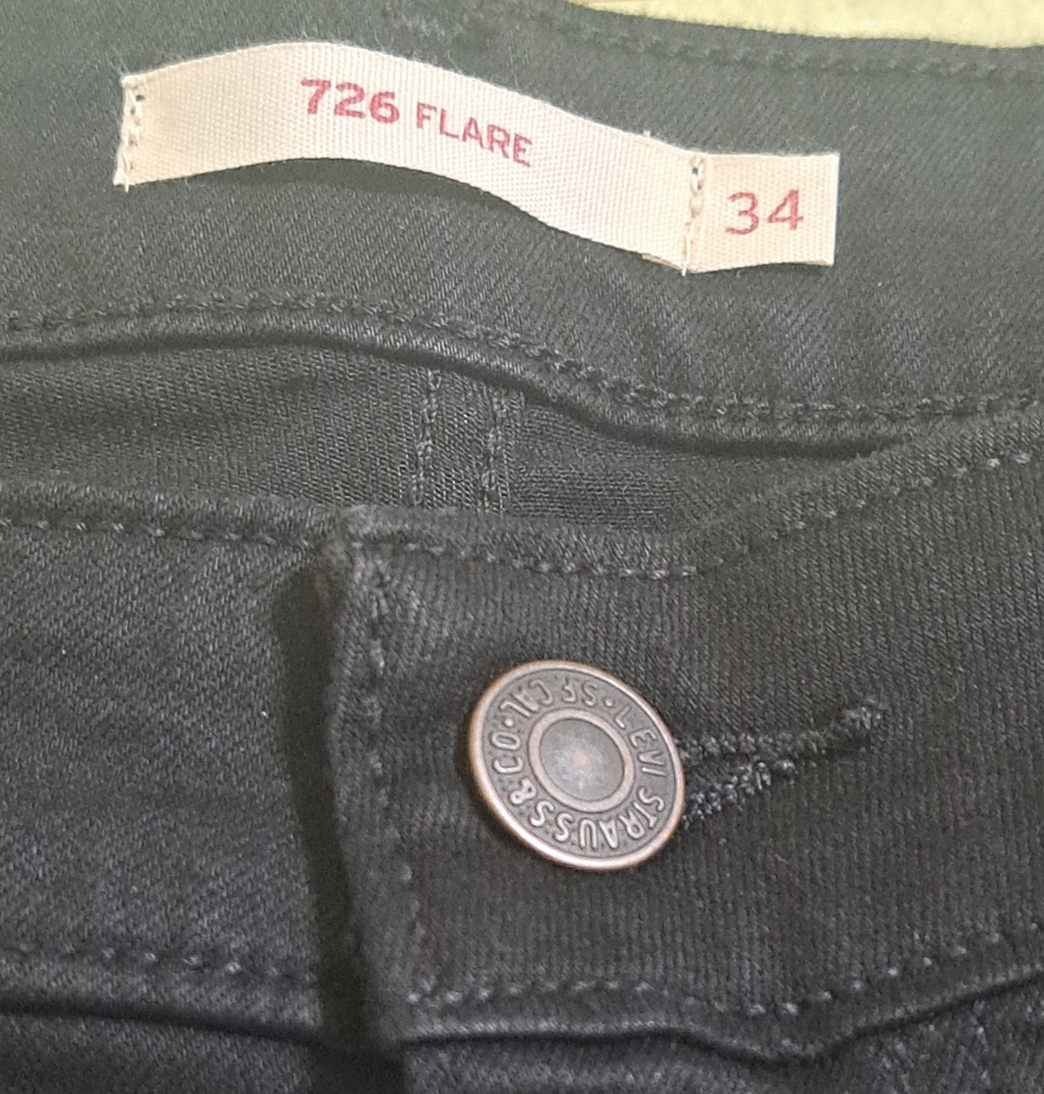 Levi's Women's 726 High-Rise Flare Stretch Denim Jeans Black 34 X 32 NWT - Picture 10 of 15